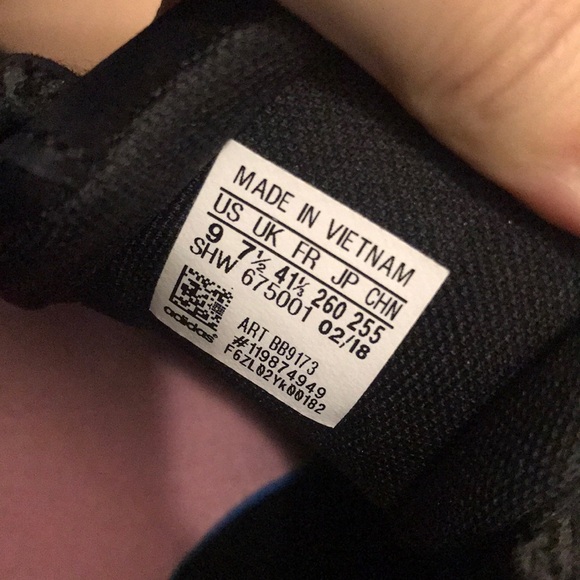 100% Authentic Adidas Falcon Original Colorway - Picture 3 of 6